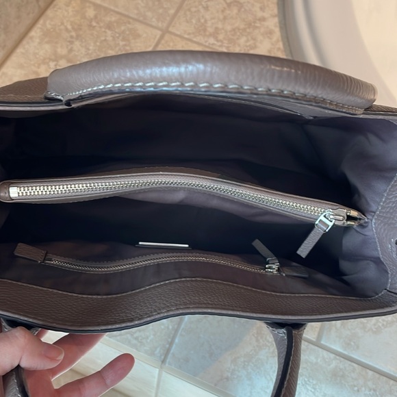 EUC Tory Burch McGraw triple compartment crossbody satchel tote - Picture 10 of 12